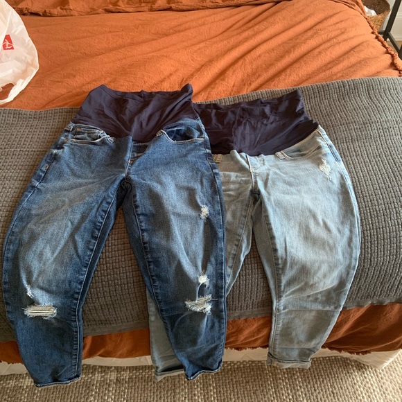 Gap Maternity jeans in size 26 short. Two pairs. - Picture 5 of 5